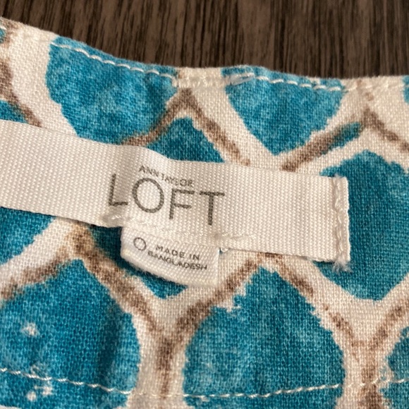 LOFT The Riviera Short. Size 0. Cream and blue/green pattern. - Picture 4 of 9